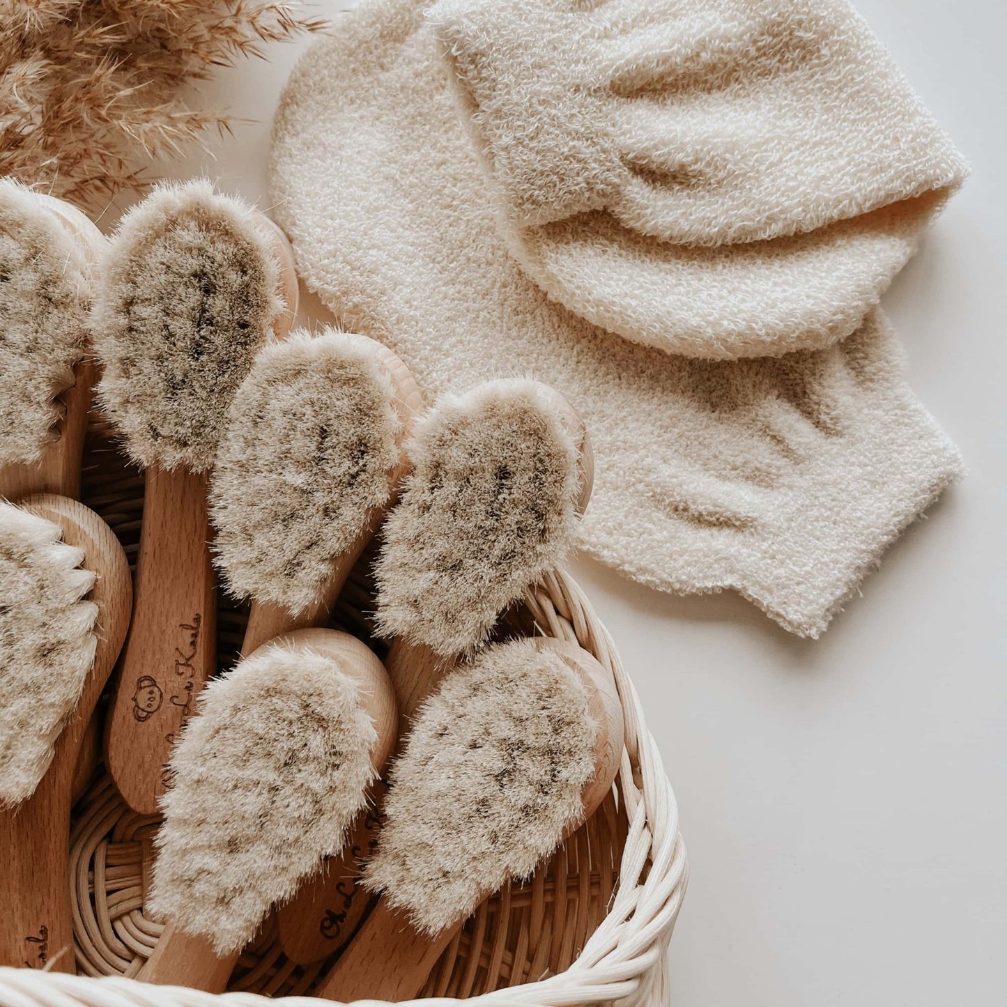 Natural Goat Hair Baby Comb | Soft Baby Brush for Newborns & Toddlers | Gentle Scalp Care | Baby Shower Gift - VivimadeCa