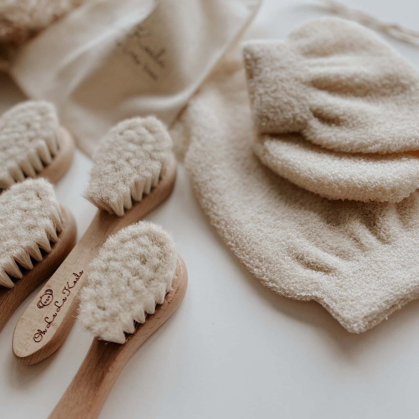 Natural Goat Hair Baby Comb | Soft Baby Brush for Newborns & Toddlers | Gentle Scalp Care | Baby Shower Gift - VivimadeCa