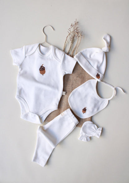 Newborn Gift Set | 5 - Piece Bodysuit | Hat, Tights & Gloves for Infant Comfort | Boxed Baby Shower Present | 100% organic cotton OEKO - TEX® - VivimadeCa