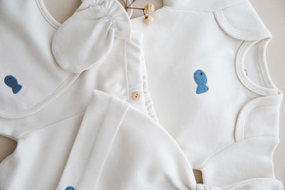 Newborn Gift Set | Boxed Baby Shower Present | 100% organic cotton OEKO - TEX® 5 - Piece Bodysuit | Hat, Tights & Gloves for Infant Comfort - VivimadeCa