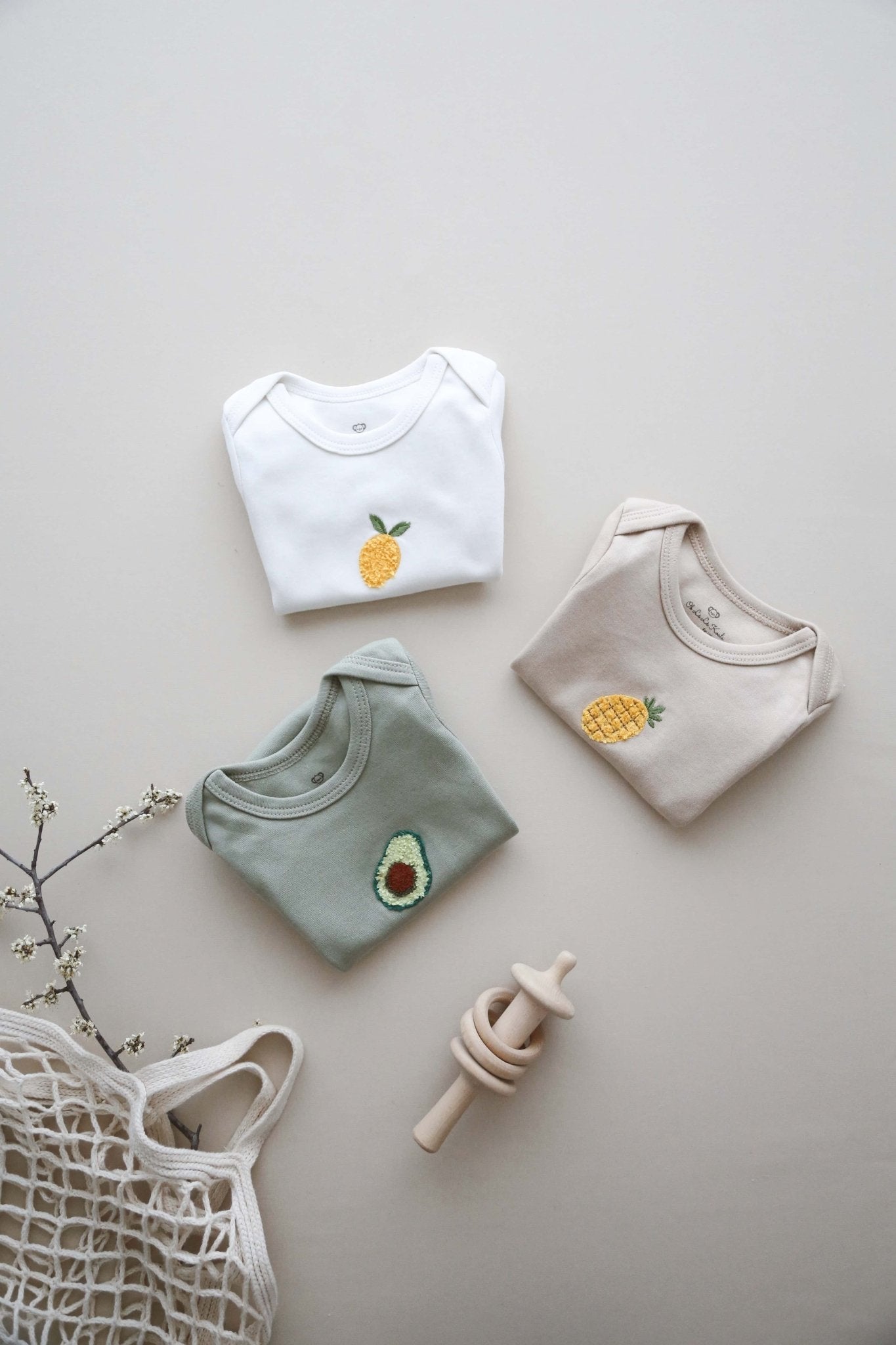 Newborn Onesie 3 - Pack Organic Cotton, Premium Soft Gender Neutral Newborn Wear, Ideal Baby Shower Gift, Eco - Friendly & Breathable Fabric - VivimadeCa