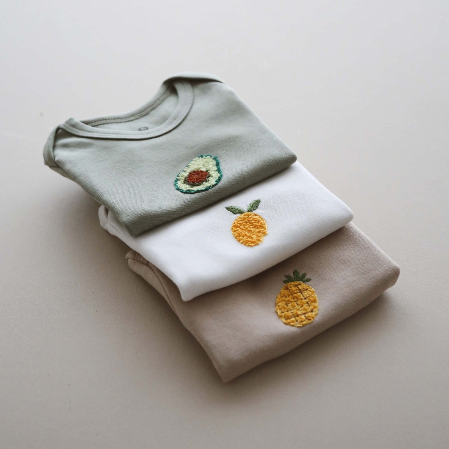 Newborn Onesie 3 - Pack Organic Cotton, Premium Soft Gender Neutral Newborn Wear, Ideal Baby Shower Gift, Eco - Friendly & Breathable Fabric - VivimadeCa