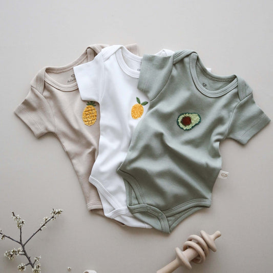 Newborn Onesie 3 - Pack Organic Cotton, Premium Soft Gender Neutral Newborn Wear, Ideal Baby Shower Gift, Eco - Friendly & Breathable Fabric - VivimadeCa