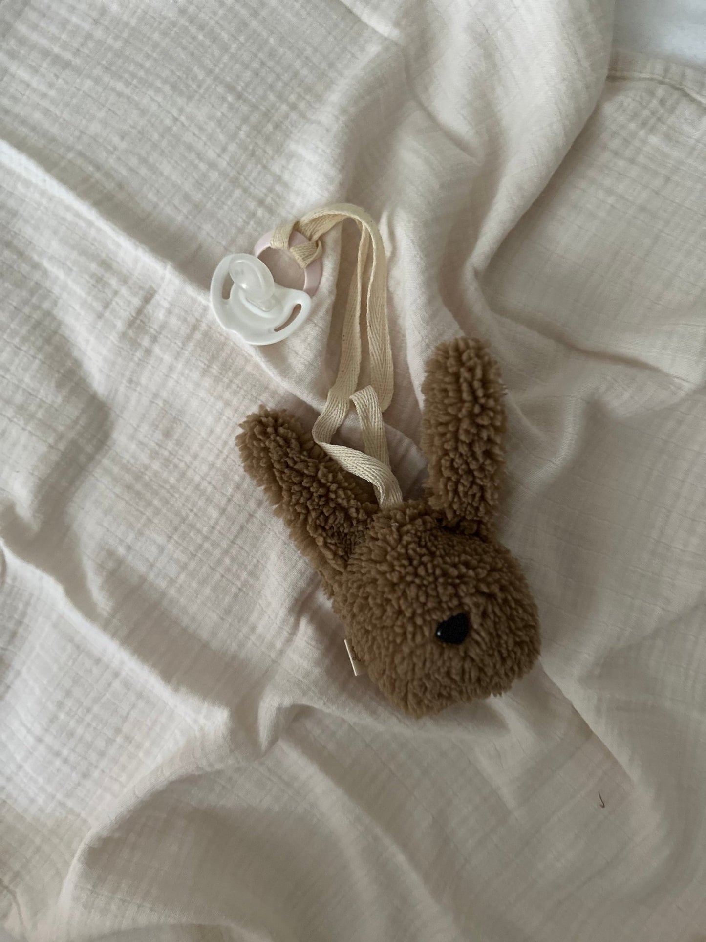 Plush Bunny Pacifier Holder, Soft Sherpa Material - VivimadeCa